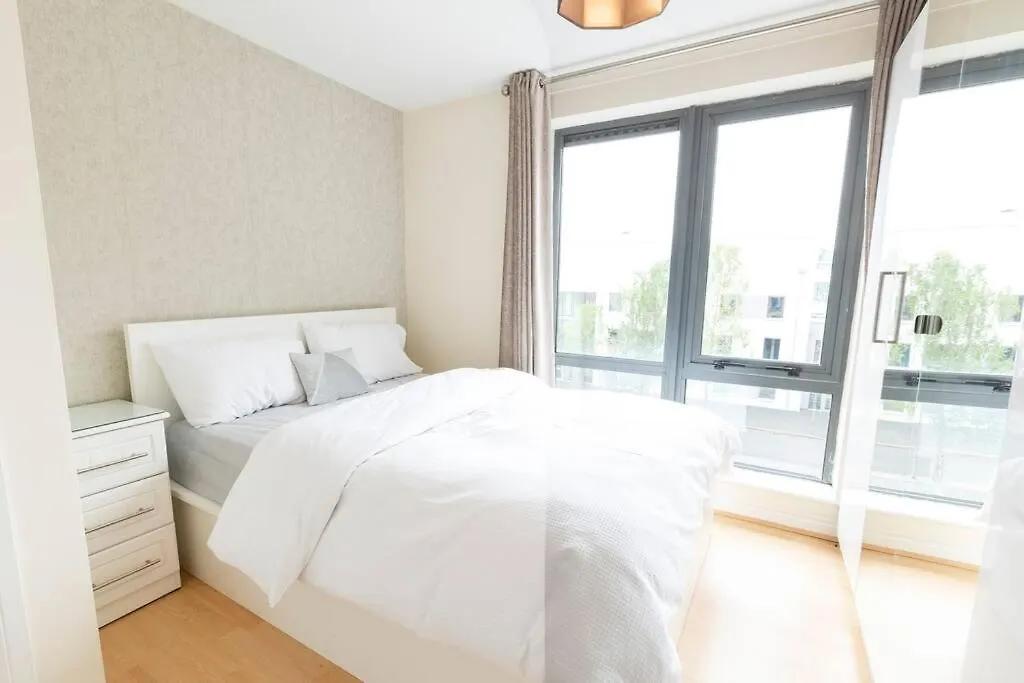 Stunning Views And City Side-Belfast City-2 Bedroom-5 Guests-Wifi & Parking Regno Unito