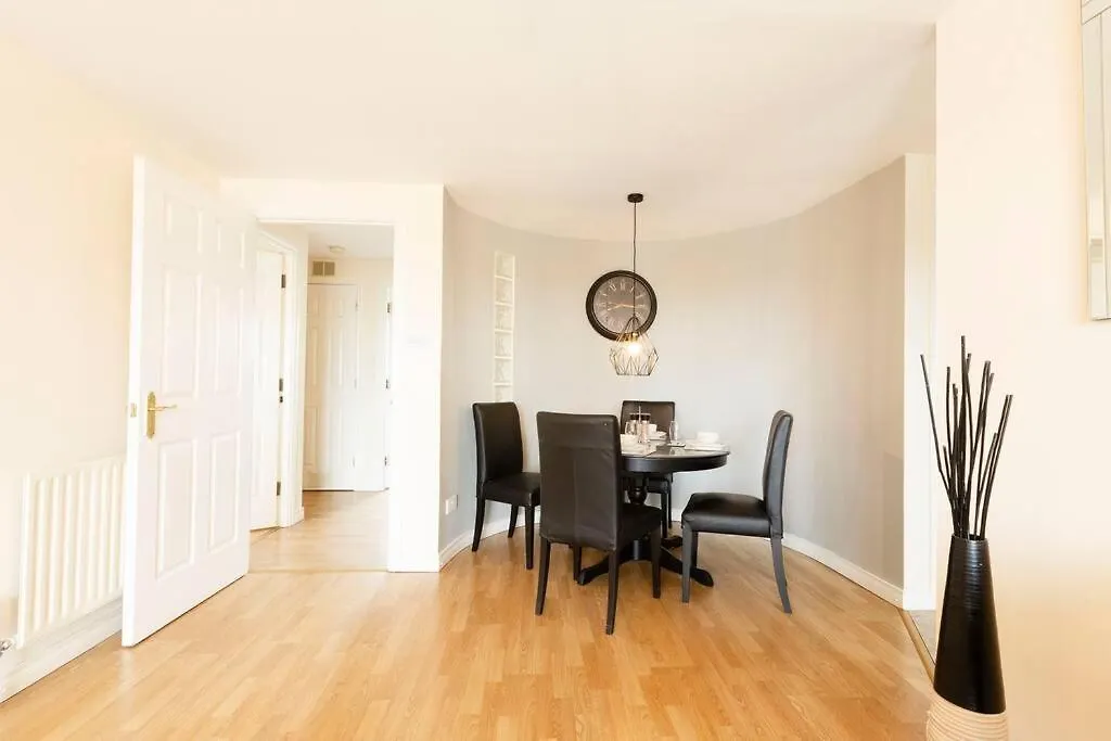 Stunning Views And City Side-Belfast City-2 Bedroom-5 Guests-Wifi & Parking Belfast
